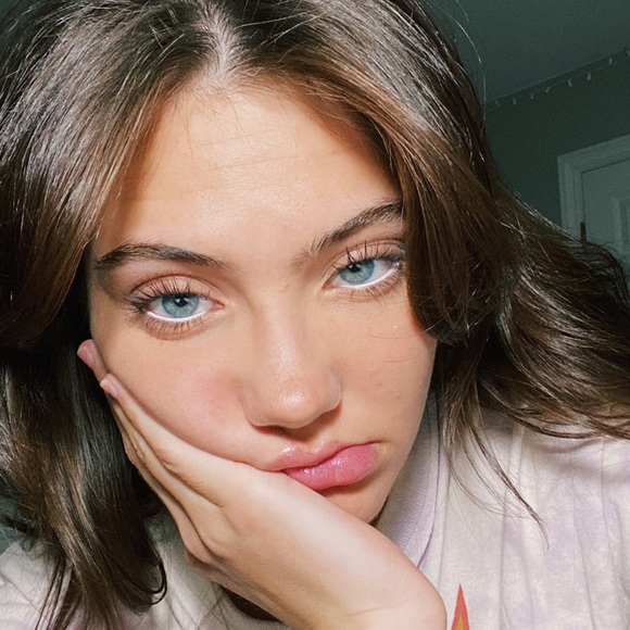 Meet your Posher, Zoe - Picture 1 of 1